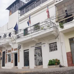 Casa De Huespedes Colonial *** Santo Domingo